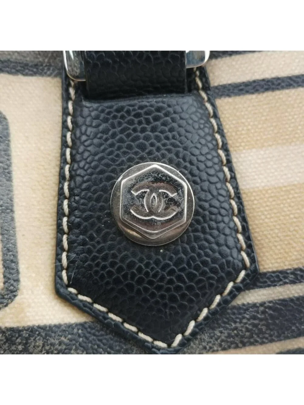 Chanel brand color